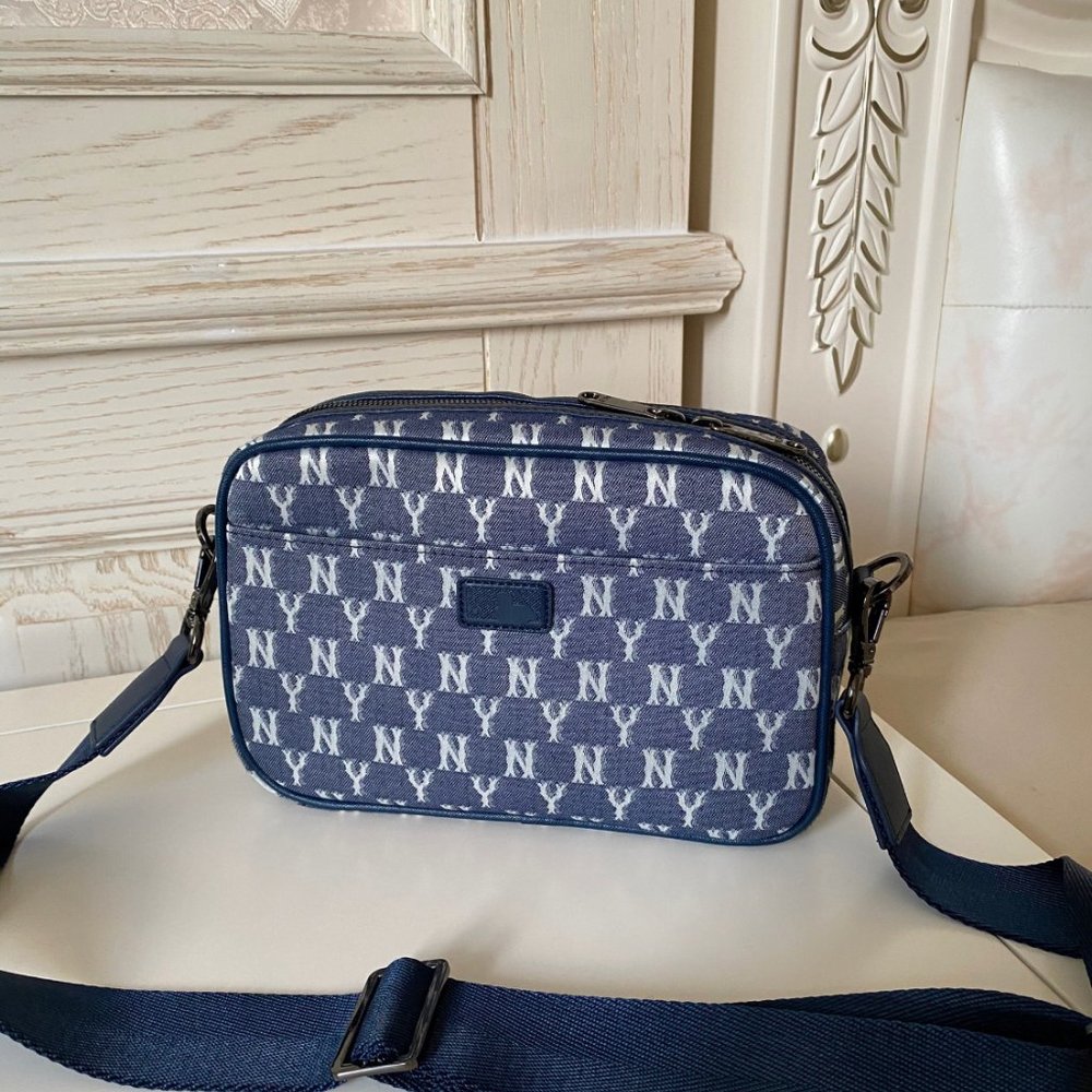 MLB BAG - Picture 2 of 2